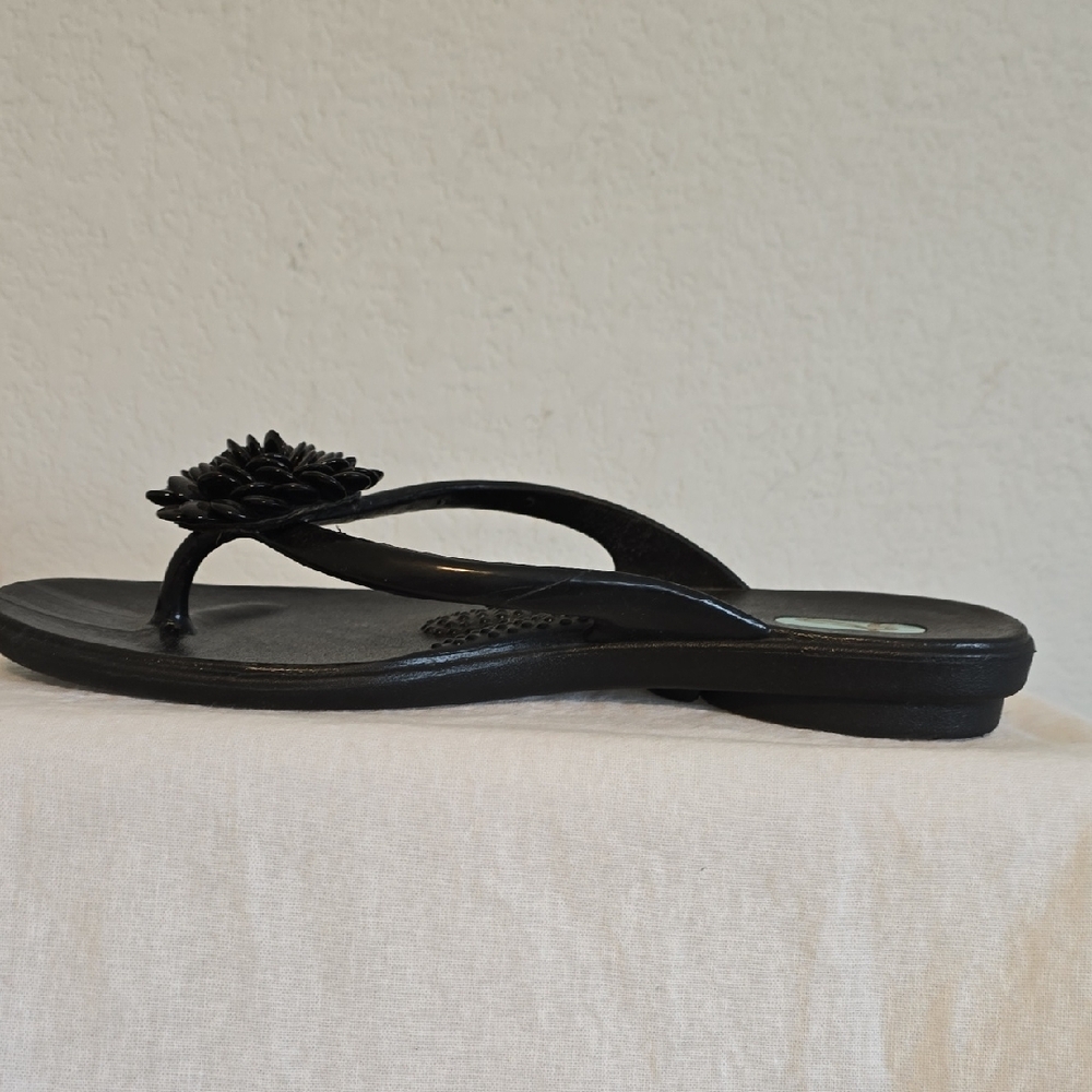 OKA b. Black Women's Sandals with Floral Accent. Size ML - Picture 13 of 16